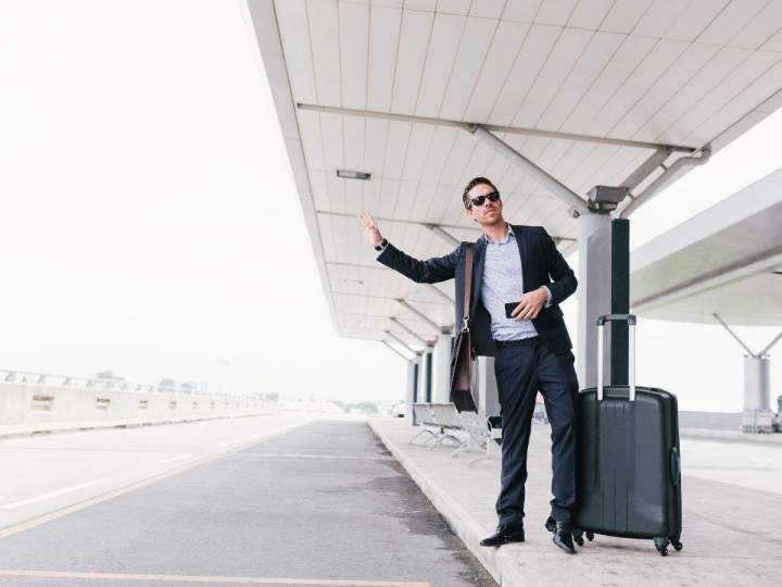 Pour vos trajets depuis ou vers la gare ou l'aéroport de Camaret-sur-Aigues, faites confiance à TAXIS CAMARETOIS.